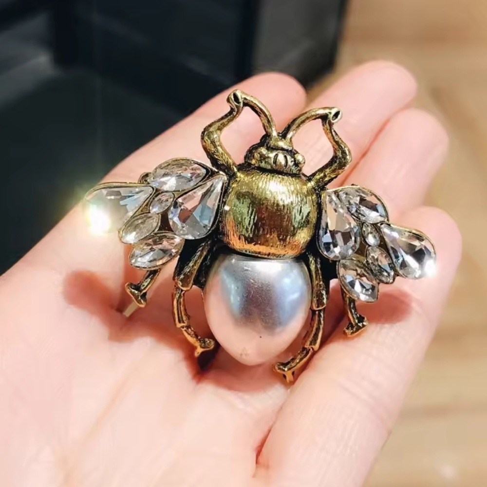 Vintage Gold color Bee Brooch with Crystal Accents - Picture 1 of 5